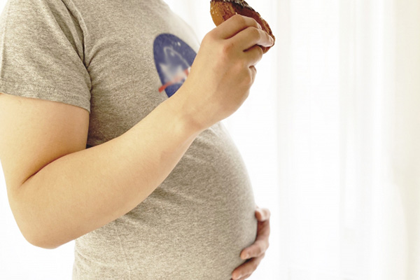 お酒だけじゃない？肝臓に負担をかける意外な生活習慣